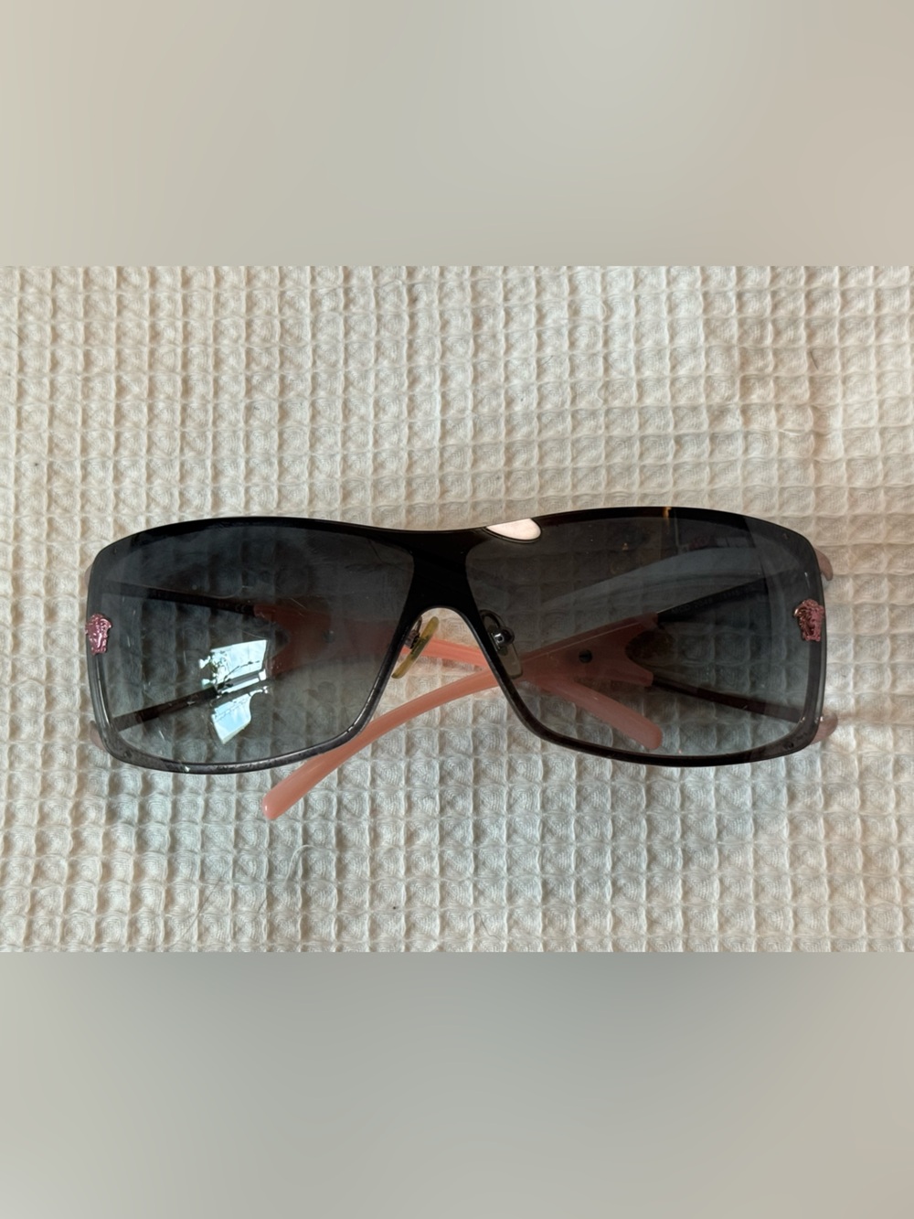 Versace made in Italy Black and Pink Women’s Fashion Sunglasses